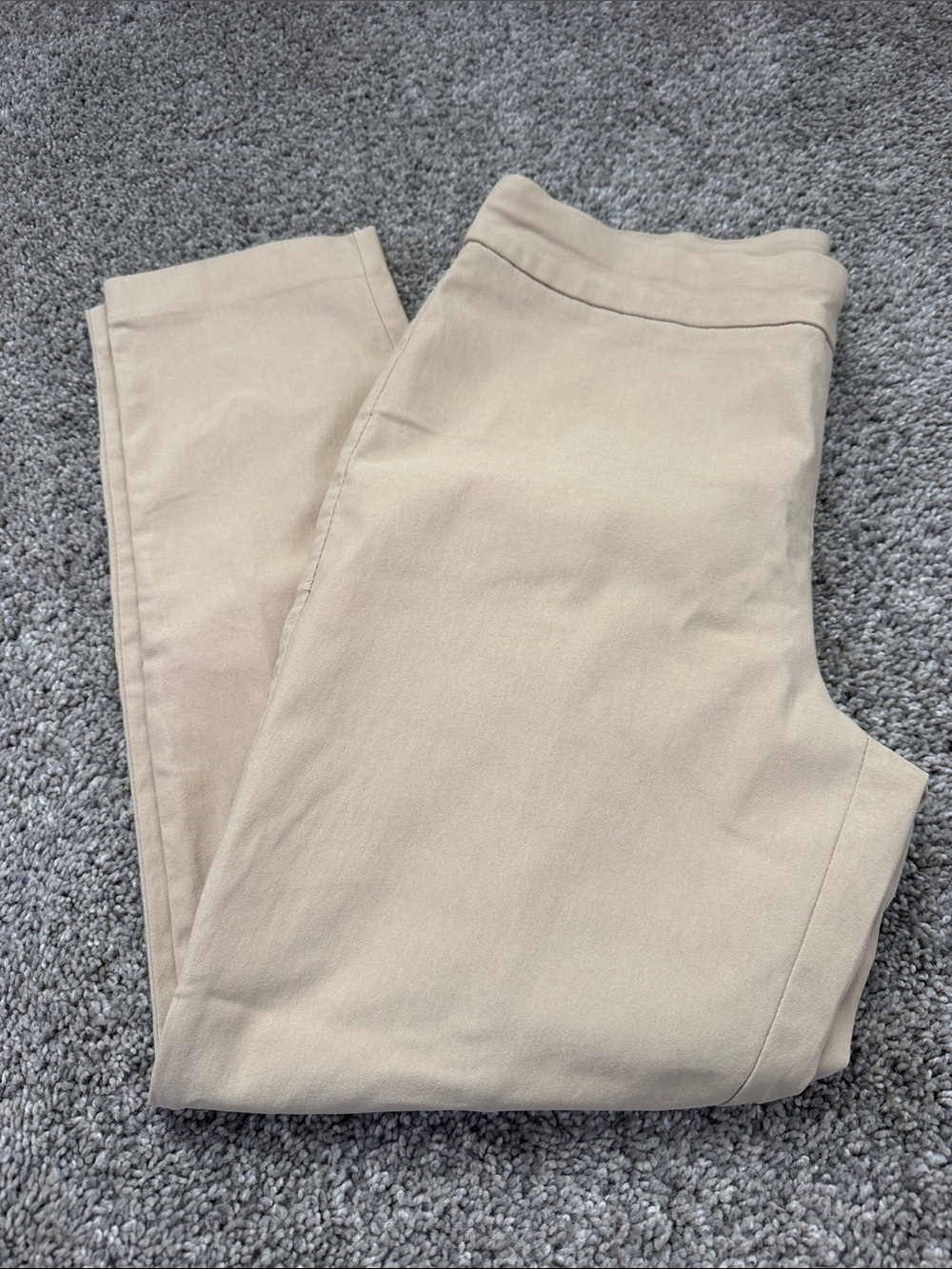 Chicos Sz. 1p Ankle Khaki Pants, Like New! (Equivalent. To 8p)
